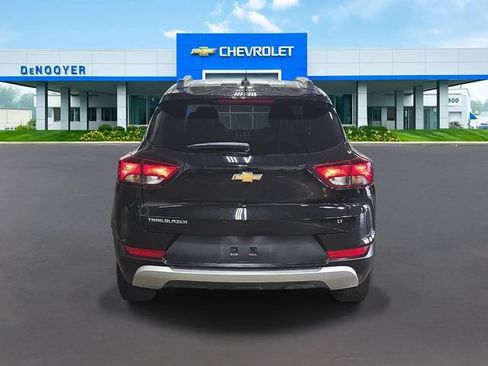 Used 2023 Chevrolet TrailBlazer LT w/ Convenience Package FWD image 10