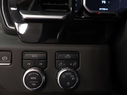 Used 2023 GMC Sierra 1500 SLE w/ Max Trailering Package AWD/4WD image 18