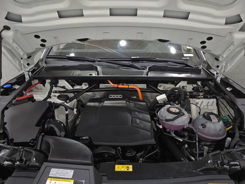 Certified 2024 Audi Q5 e Premium Plus w/ Premium Plus Package AWD/4WD image 32
