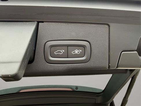 Used 2023 Volvo XC60 B5 Plus w/ Protection Package Premier image 10