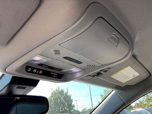 Used 2021 GMC Terrain SLT image 25