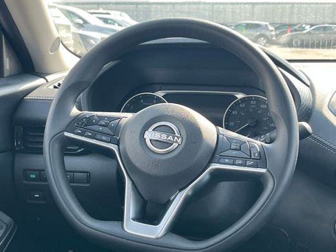 Used 2025 Nissan Sentra SV image 27