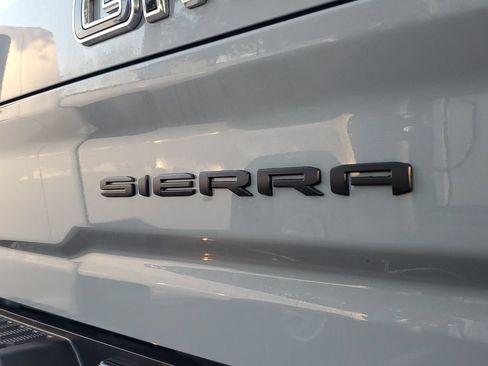 Used 2025 GMC Sierra 2500 AT4 w/ AT4 Premium Plus Package AWD/4WD image 7