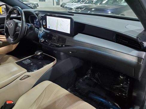 Used 2023 Lexus LS 500 w/ Interior Upgrade Package RWD image 15