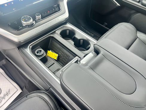 New 2025 Ford Expedition Max Platinum w/ Stealth Performance Package image 13