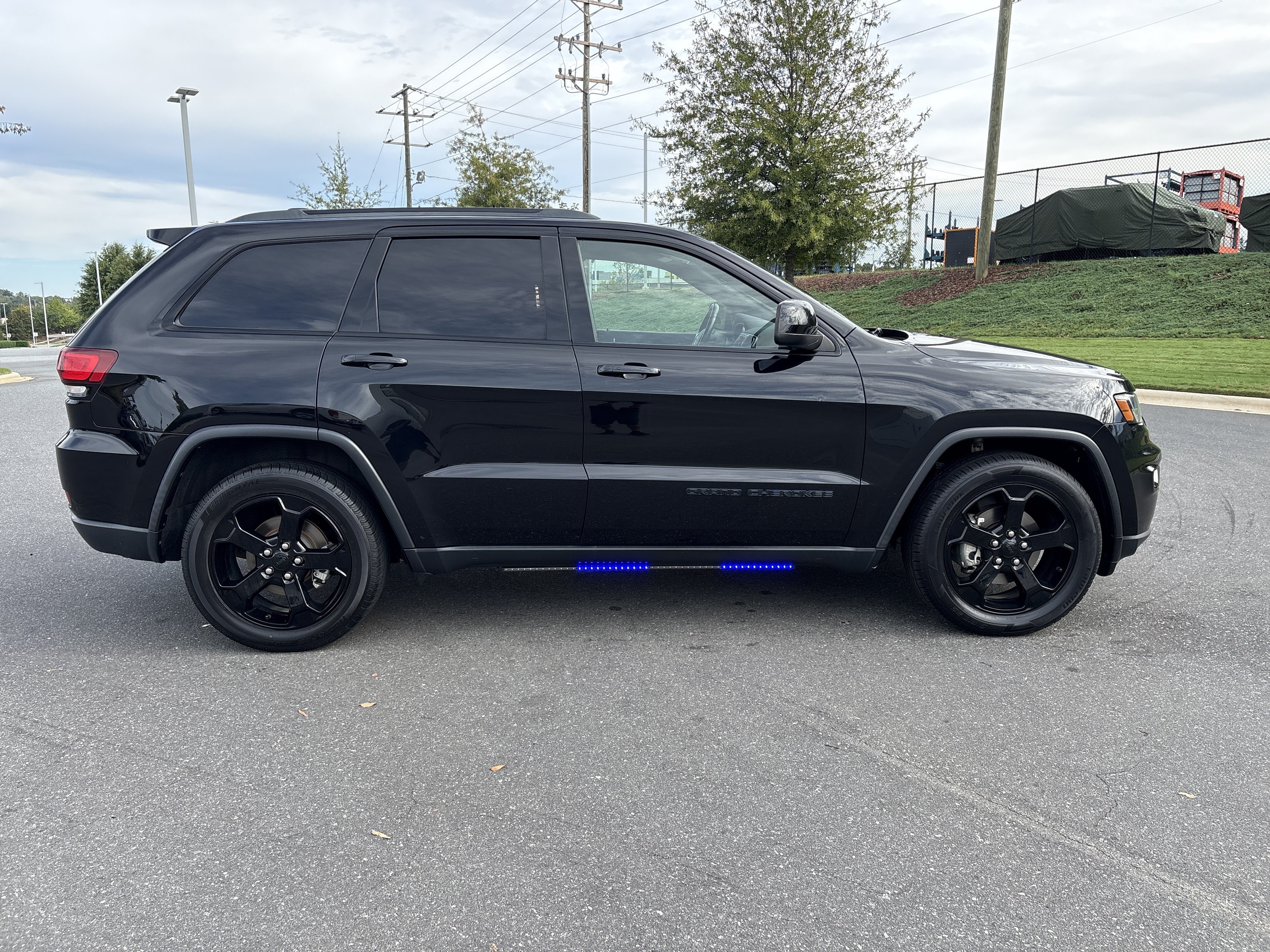 Used 2020 Jeep Grand Cherokee Laredo RWD image 10
