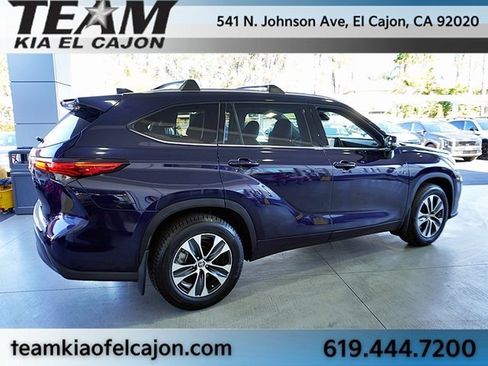 Used 2021 Toyota Highlander XLE image 8