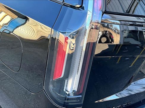 Used 2024 Cadillac Escalade Sport w/ LPO, ONYX Package image 27