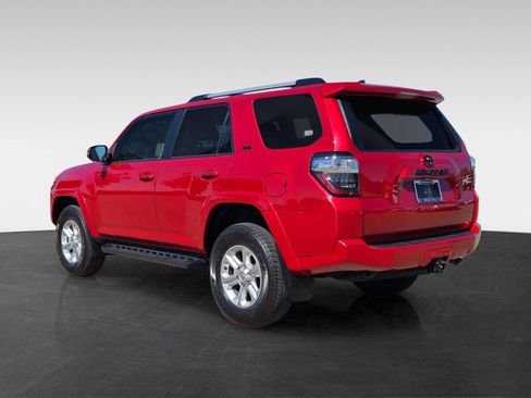 Used 2023 Toyota 4Runner SR5 Premium w/ Moonroof Package AWD/4WD image 6