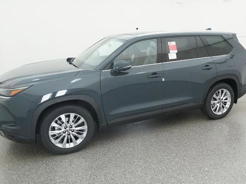 New 2026 Toyota Grand Highlander Platinum image 5