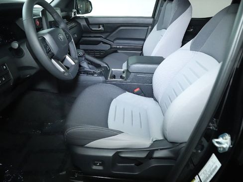 Used 2025 Toyota Tacoma TRD Off-Road AWD/4WD image 18