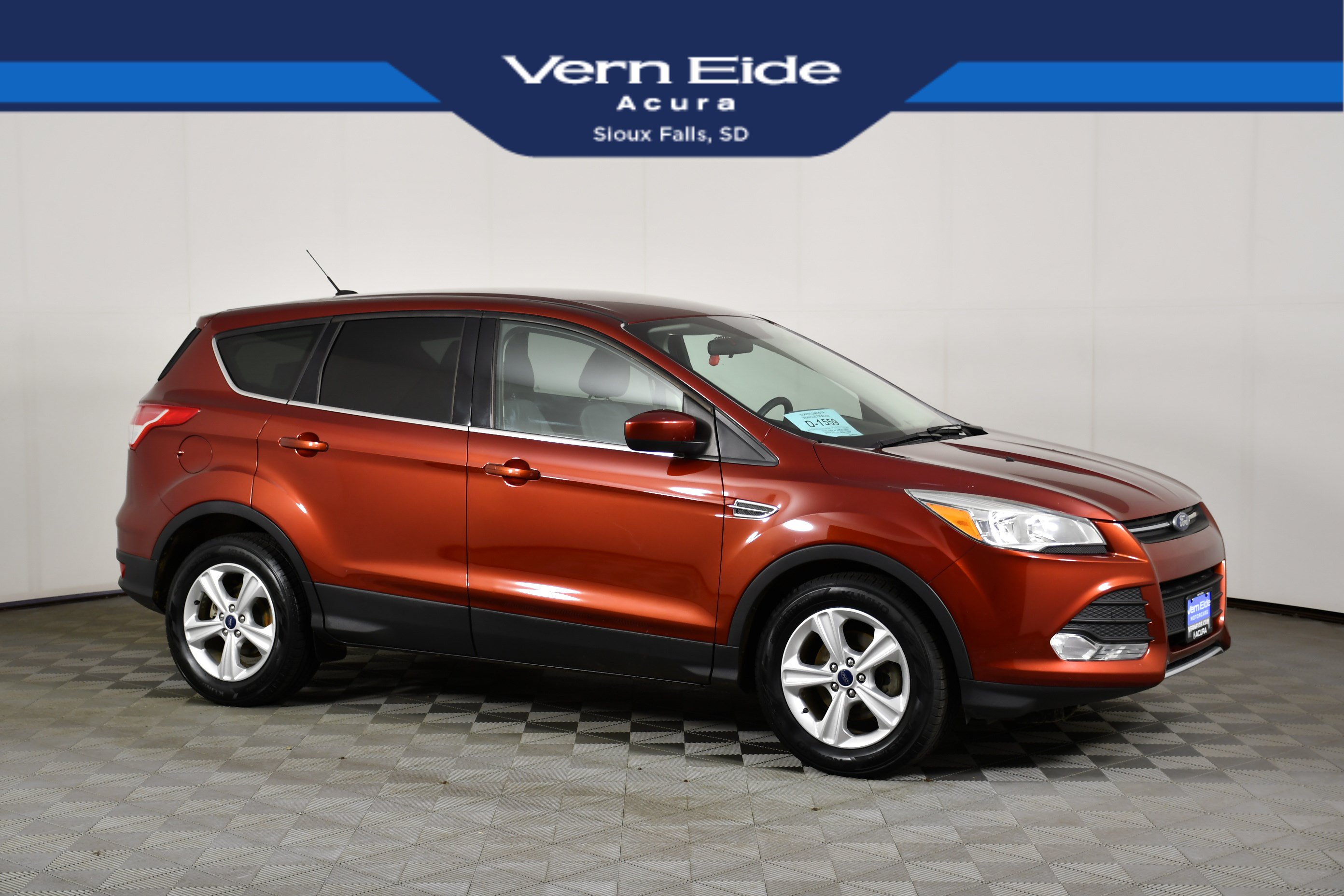 Used 2016 Ford Escape SE FWD image 1