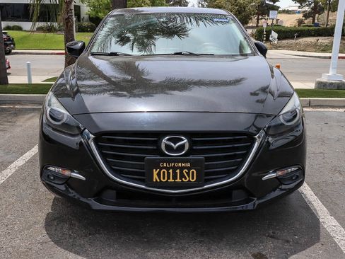Used 2017 MAZDA MAZDA3 Grand Touring w/ Premium Equipment Package FWD image 20