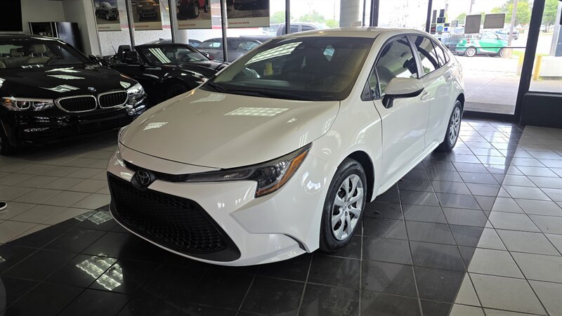Used 2022 Toyota Corolla LE FWD image 1