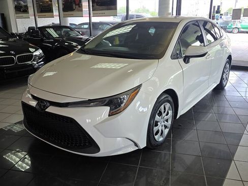 Used 2022 Toyota Corolla LE FWD image 1