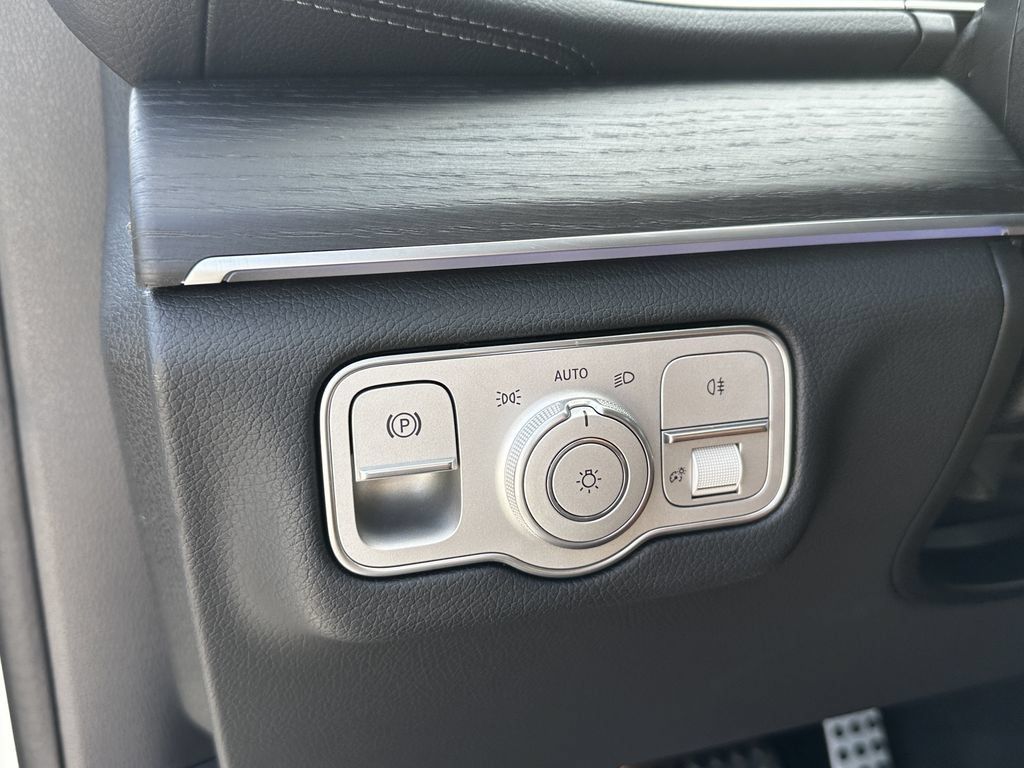 Certified 2026 Mercedes-Benz GLS 450 4MATIC image 35