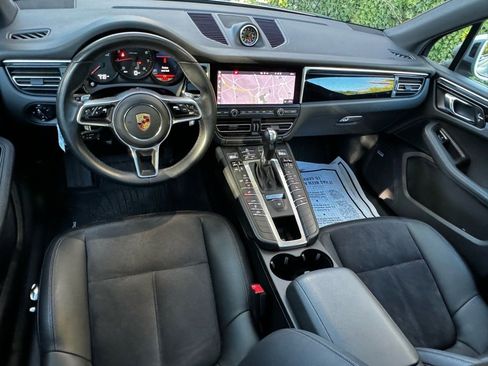 Used 2021 Porsche Macan image 20