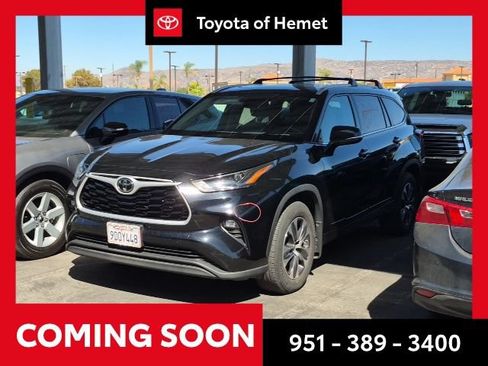 Used 2022 Toyota Highlander XLE FWD image 1