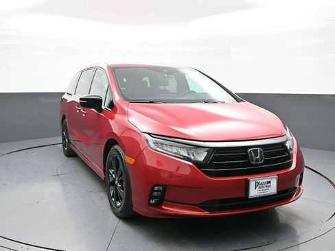 Certified 2023 Honda Odyssey Sport image 3