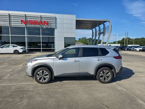 Used 2023 Nissan Rogue SV FWD image 4