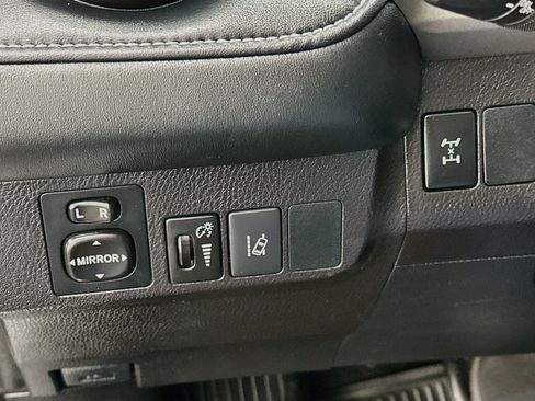 Used 2018 Toyota RAV4 XLE w/ Plus Extra Value Package AWD/4WD image 17