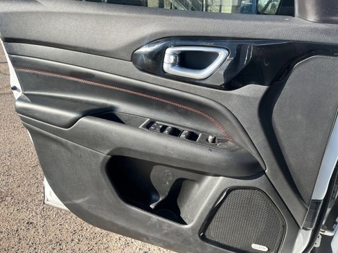 Used 2022 Jeep Compass Trailhawk w/ Sun and Sound Group image 13