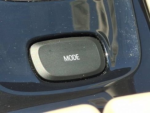 Used 2022 Buick Envision Avenir w/ Technology Package II FWD image 26
