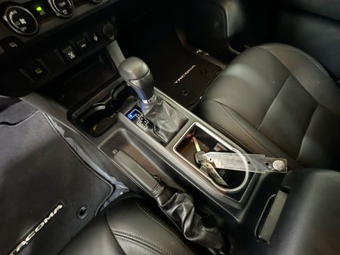Used 2020 Toyota Tacoma TRD Sport RWD image 22