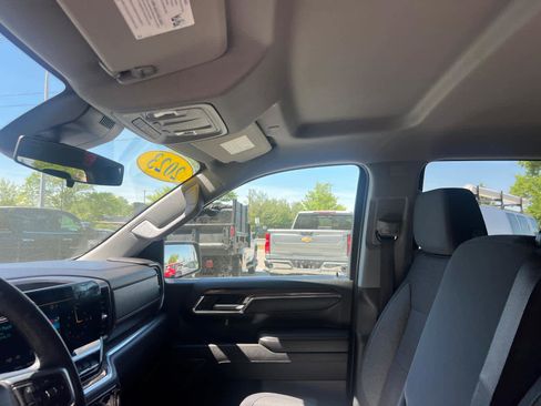 Certified 2023 Chevrolet Silverado 1500 LT AWD/4WD image 12