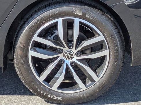 Used 2025 Volkswagen Jetta SE image 13