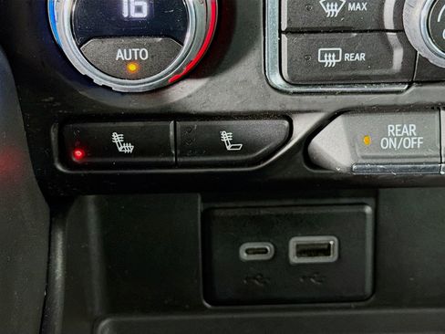 Used 2023 Chevrolet Suburban LT image 23