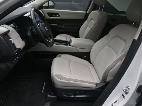 Used 2023 Nissan Pathfinder SL w/ SL Premium Package FWD image 18