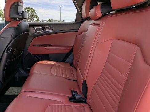 Certified 2025 Kia Sportage SX image 19