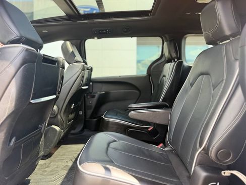 Used 2021 Chrysler Pacifica Limited w/ Uconnect Theater Family Group AWD/4WD image 25