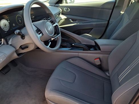 Used 2024 Hyundai Elantra SEL image 10