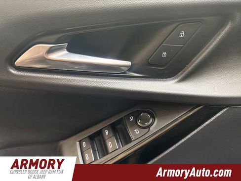 Used 2025 Chevrolet Equinox LT w/ Midnight Edition image 9