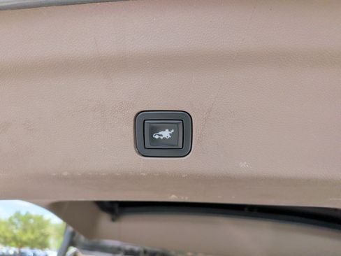 Used 2022 GMC Yukon Denali RWD image 40