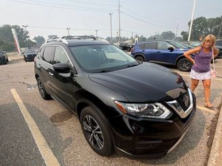 Used 2019 Nissan Rogue SV w/ Sun & Sound Touring Package AWD/4WD video 1