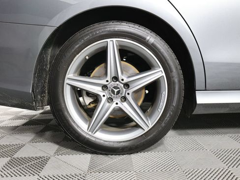 Used 2019 Mercedes-Benz E 300 4MATIC image 7