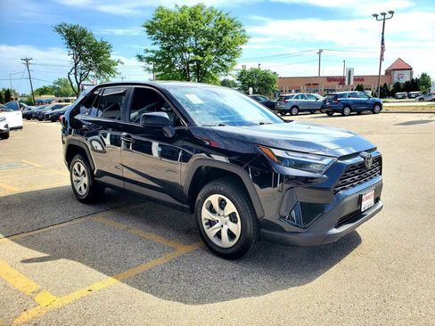 Used 2023 Toyota RAV4 LE AWD/4WD image 3