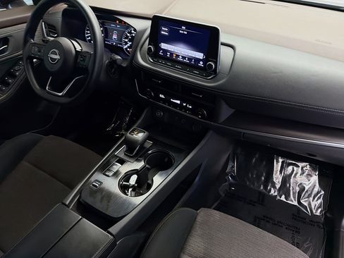 Used 2023 Nissan Rogue SV FWD image 12