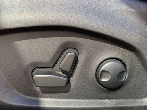 Used 2025 Jeep Compass Limited image 22