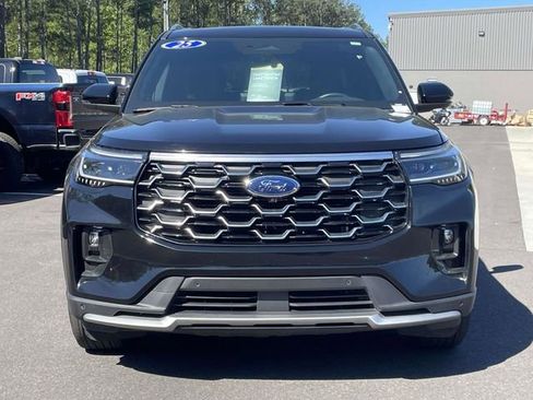 Certified 2025 Ford Explorer Platinum RWD image 33