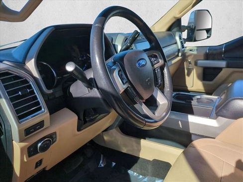 Used 2017 Ford F250 Lariat w/ Chrome Package image 10