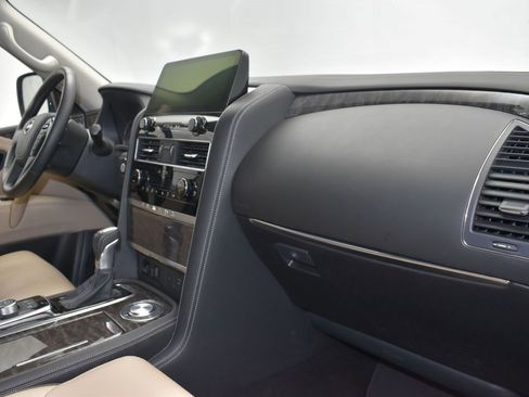 Used 2024 Nissan Armada Platinum w/ Captain's Chairs Package image 23