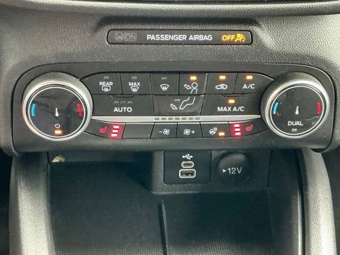 Used 2024 Ford Escape ST-Line w/ Cold Weather Package FWD image 27