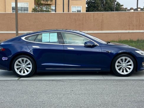 Used 2019 Tesla Model S 75D image 3