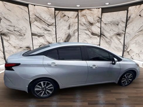 Used 2020 Nissan Versa SV image 8