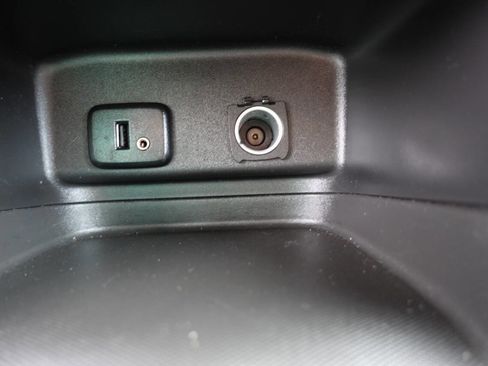 Used 2018 Chevrolet Equinox LT FWD image 41