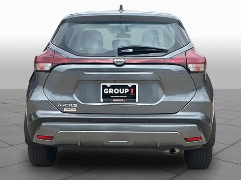 Used 2023 Nissan Kicks S FWD image 5